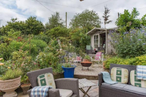 Traditional holiday home with lovely garden - The Wicket